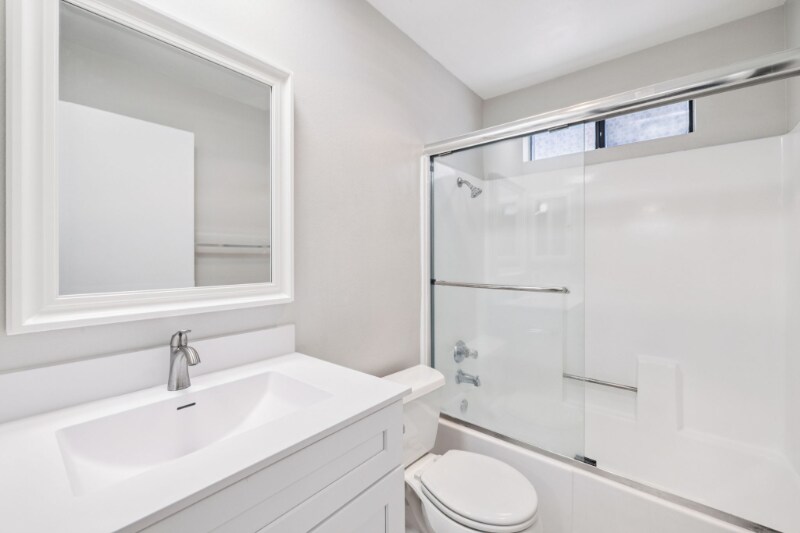 Building Photo - 507 E Cedar Ave