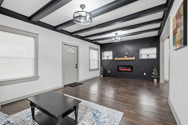 Building Photo - 1311 E 29th St