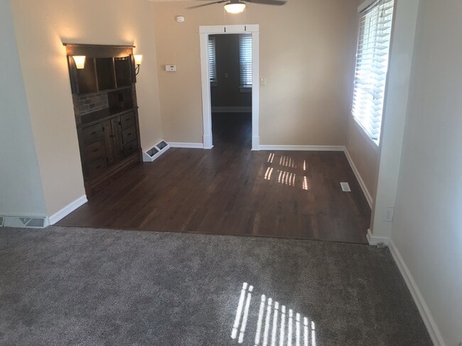 Building Photo - 3 BEDROOM GARLAND DISTRICT BUNGALOW