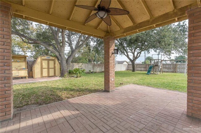 Building Photo - 17 Whitewing Ave