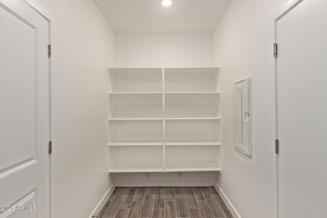 Building Photo - 1564 N Pueblo Dr