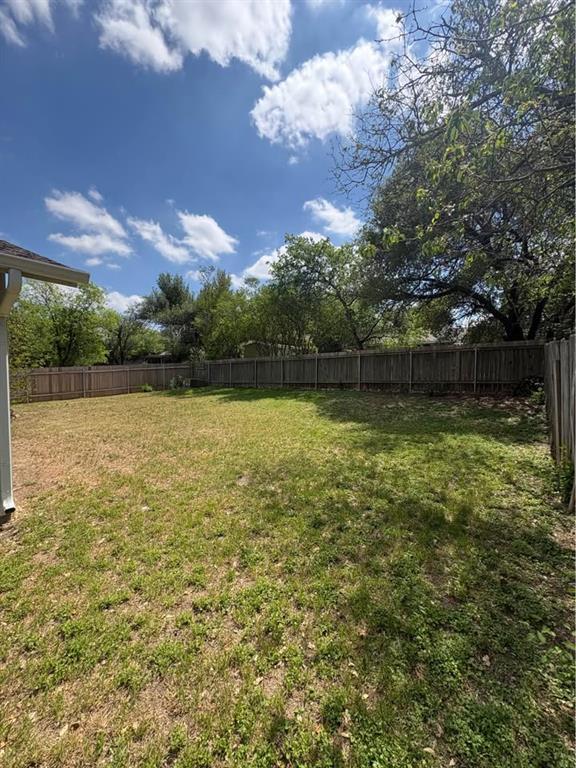 Building Photo - 4009 Hillside Dr