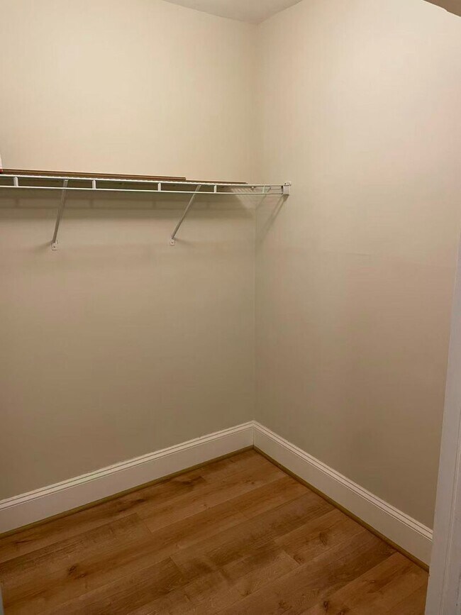 Building Photo - Nice studio near Space Needle in downtown Seattle for rent!