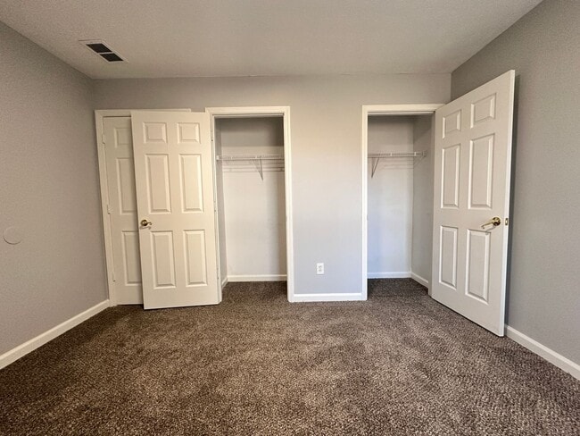 Building Photo - Three-Bedroom Ranch Close to Downtown