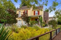 Building Photo - Spacious 3 Bedroom, 3 Bathroom Home with P...