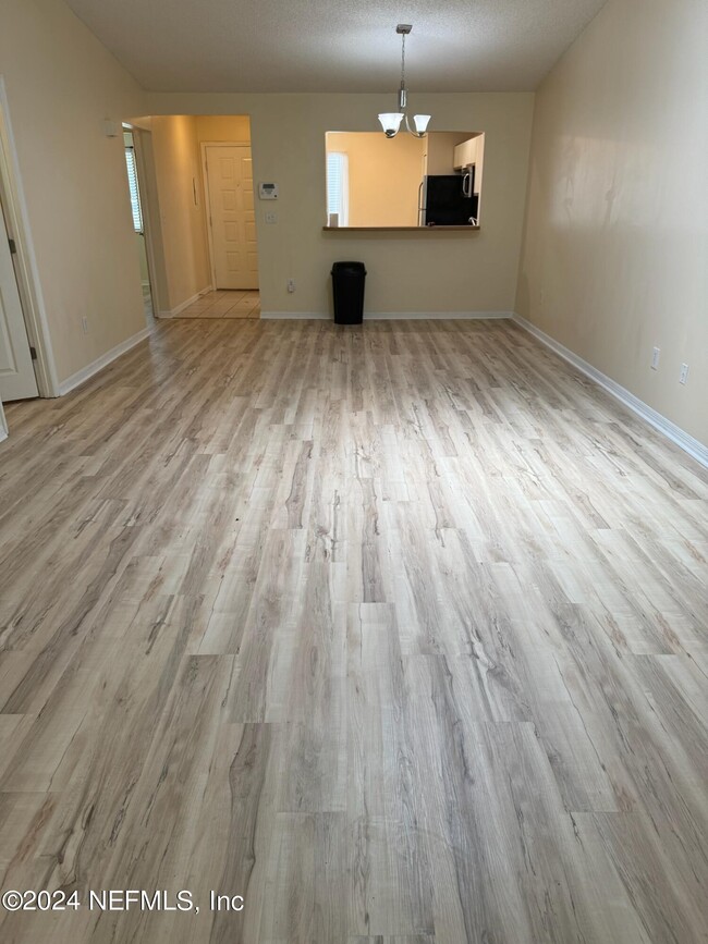 Building Photo - 7620 Baymeadows Cir W