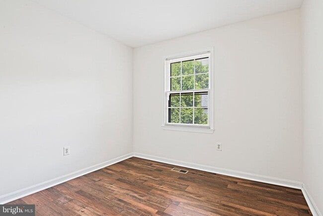 Building Photo - 2885 Kelly Square