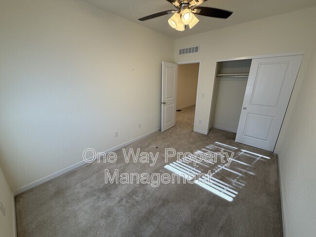 Building Photo - 885 E 98th Ave