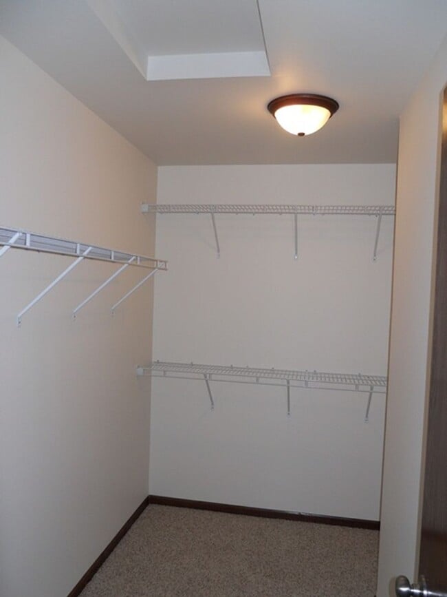 Building Photo - 3 Bed 3 Bath Twin Home