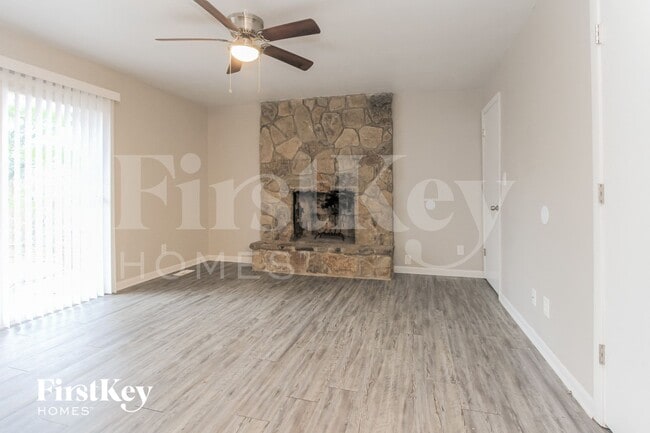 Building Photo - 324 Hopkins Rd