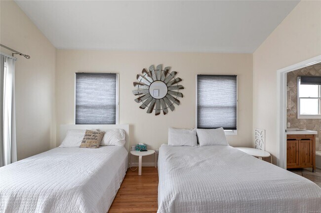 Building Photo - 22 Bungalow Ln