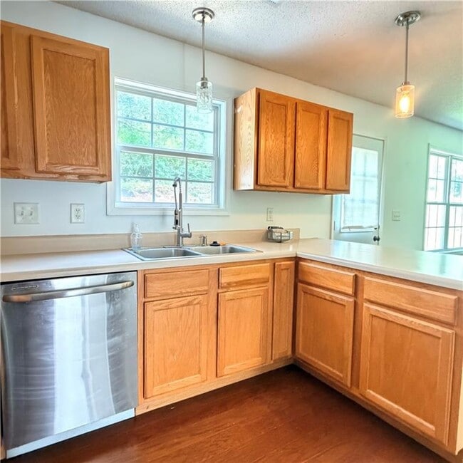 Building Photo - 153 Greystone Cir