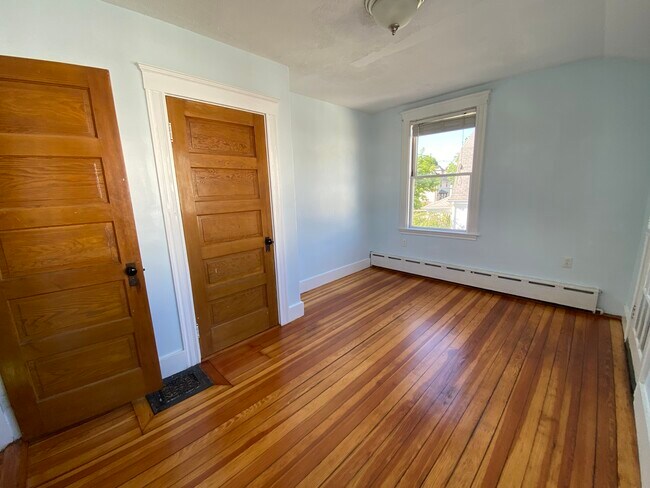 Building Photo - 482 Beale St