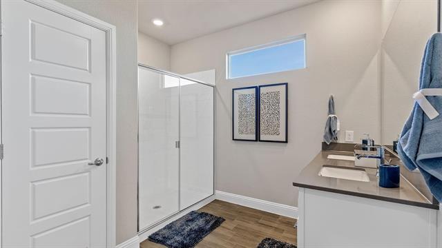 Building Photo - 2512 Goldfinch Dr