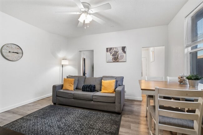 Building Photo - Charming 2-Bedroom Duplex Steps from Liber...