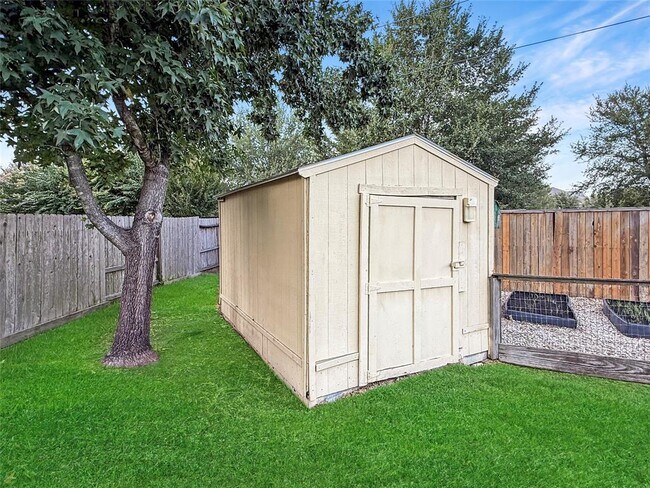 Building Photo - 13807 Halpren Falls Cir