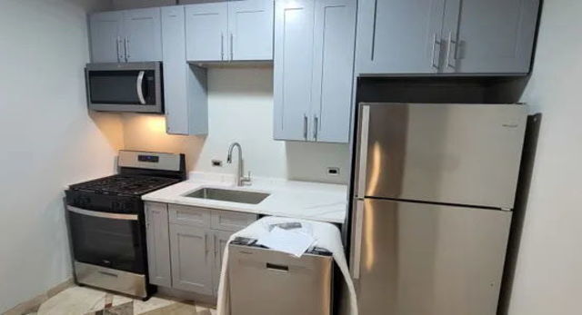 Building Photo - 1611 Simpson St