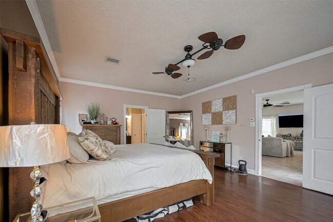 Building Photo - 18914 Hikers Trail Dr