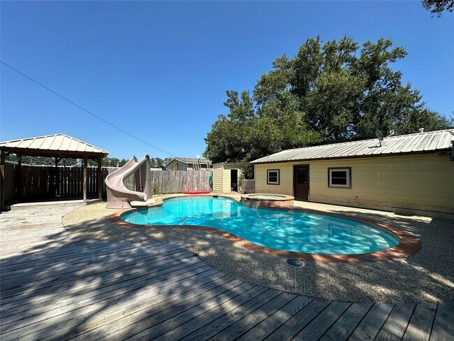 Building Photo - 22450 Oakley Rd