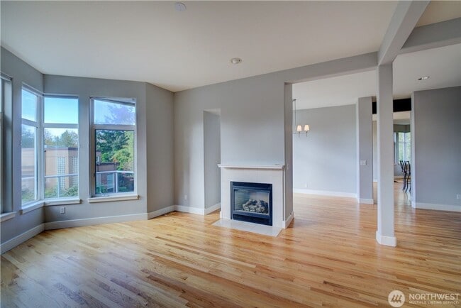 Building Photo - 3bd/3.5ba Kirkland Home