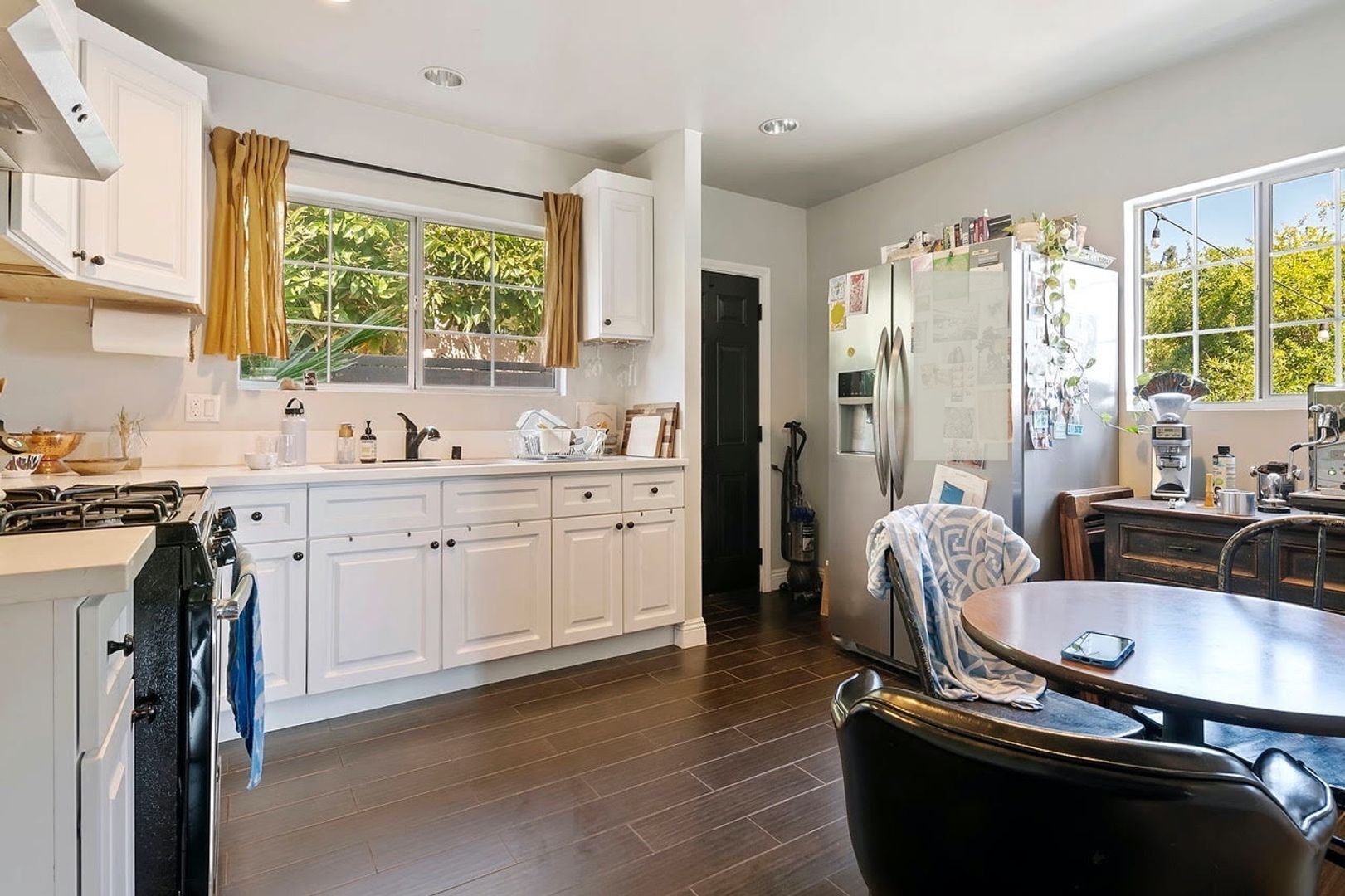 Building Photo - 703 N Ave 54