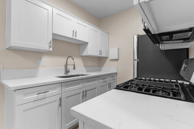 Interior Photo - 722-726 Maine Avenue