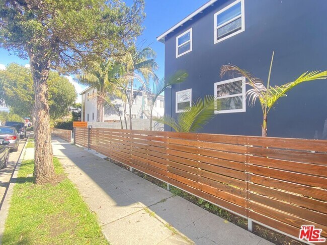 Building Photo - 2948 Exposition Blvd