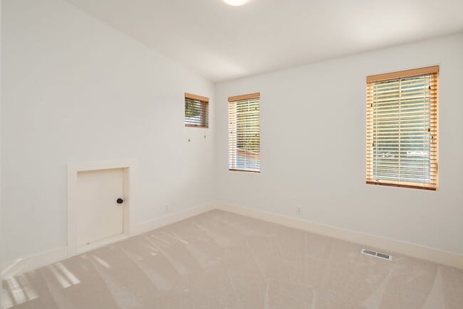 Building Photo - 4bd/3.5ba Kirkland House
