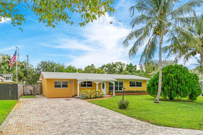 Building Photo - 2380 NE 15th Terrace