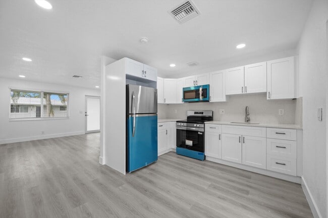 Building Photo - 2785 Reo Ln