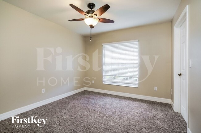 Building Photo - 419 Conlee St