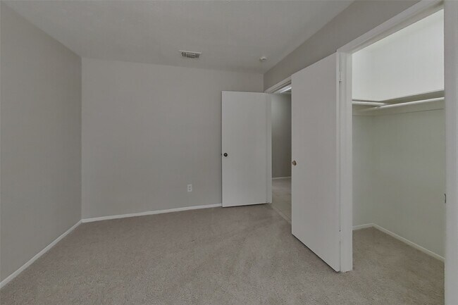Building Photo - 3619 Maple Glen Dr