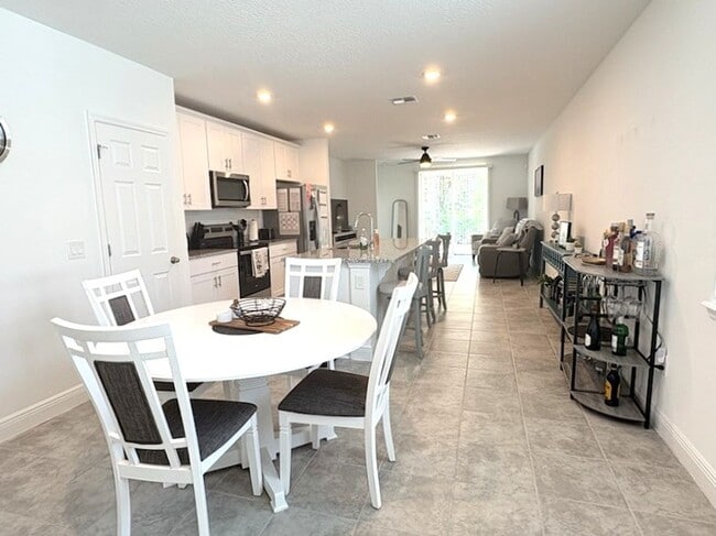 Building Photo - Beautiful Furnished 3 Bedroom Home in the Links at LPGA!