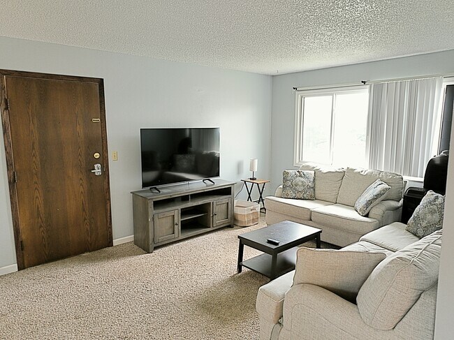 Unit 3 - 1300 14th Ave NW