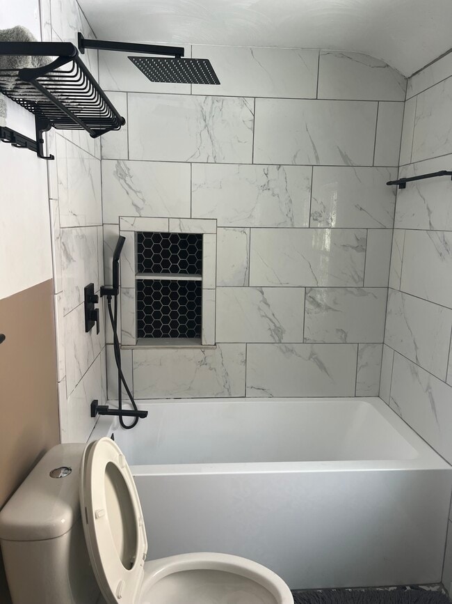 Building Photo - 1264 Brainard Rd