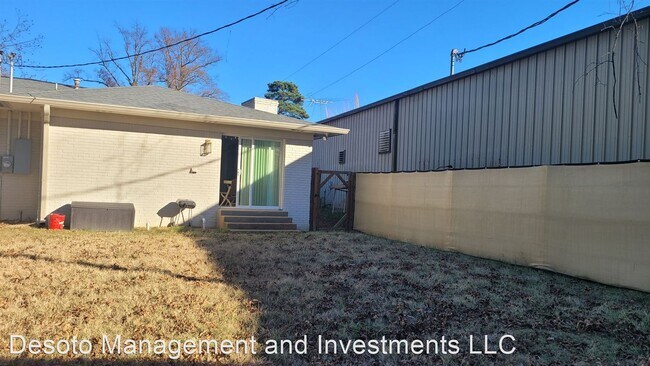Building Photo - 2 br, 1 bath House - 6871 Wallace Lane B