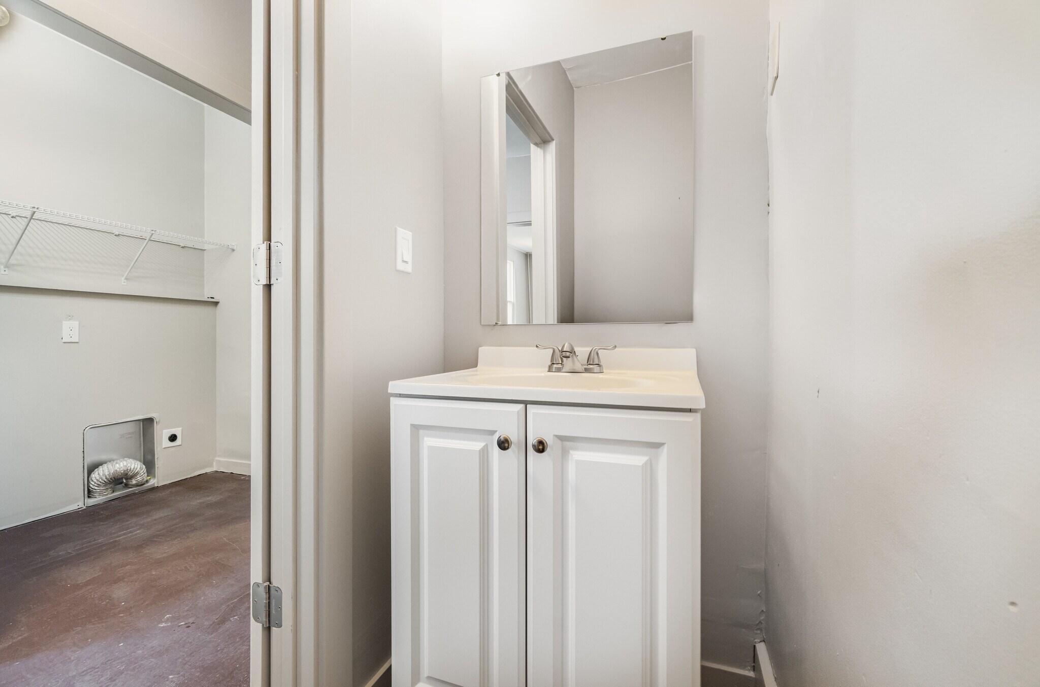 Building Photo - 324 Armstrong St