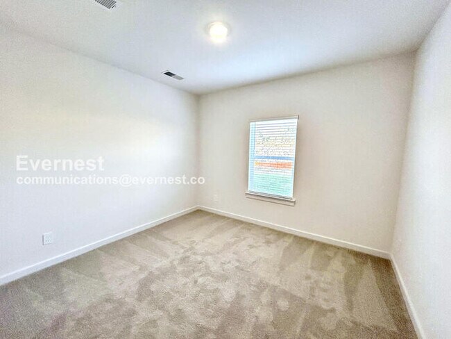 Building Photo - Application Fee WAIVED! Limited Time Special Offer - Split your security deposit payment.  5 Bed/...