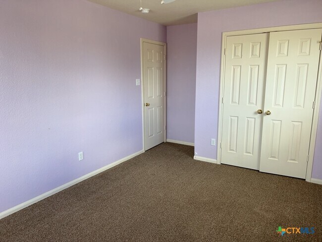 Building Photo - 5604 Bertha Dr