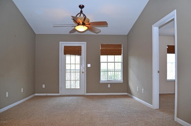 Building Photo - 31183 Paradise Commons