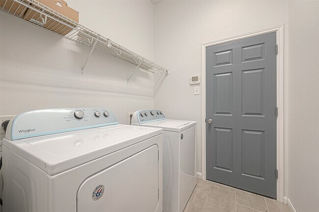 Building Photo - 6406 Applewood Forest Dr