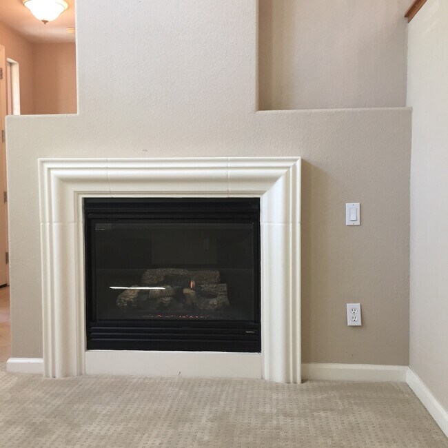 Building Photo - 4057 Crandall Cir