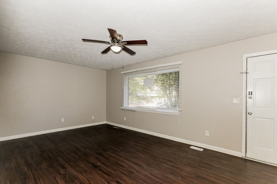 Building Photo - 446 Wexwood Dr