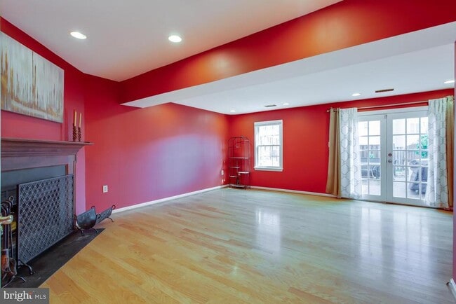 Building Photo - 4428 Holly Ave