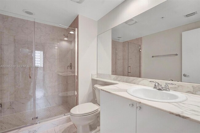 Building Photo - 2775 NE 187th St