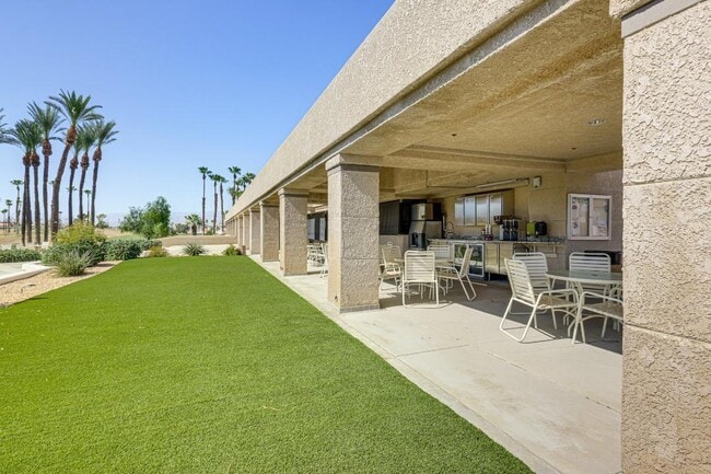 Building Photo - 474 Evergreen Ash