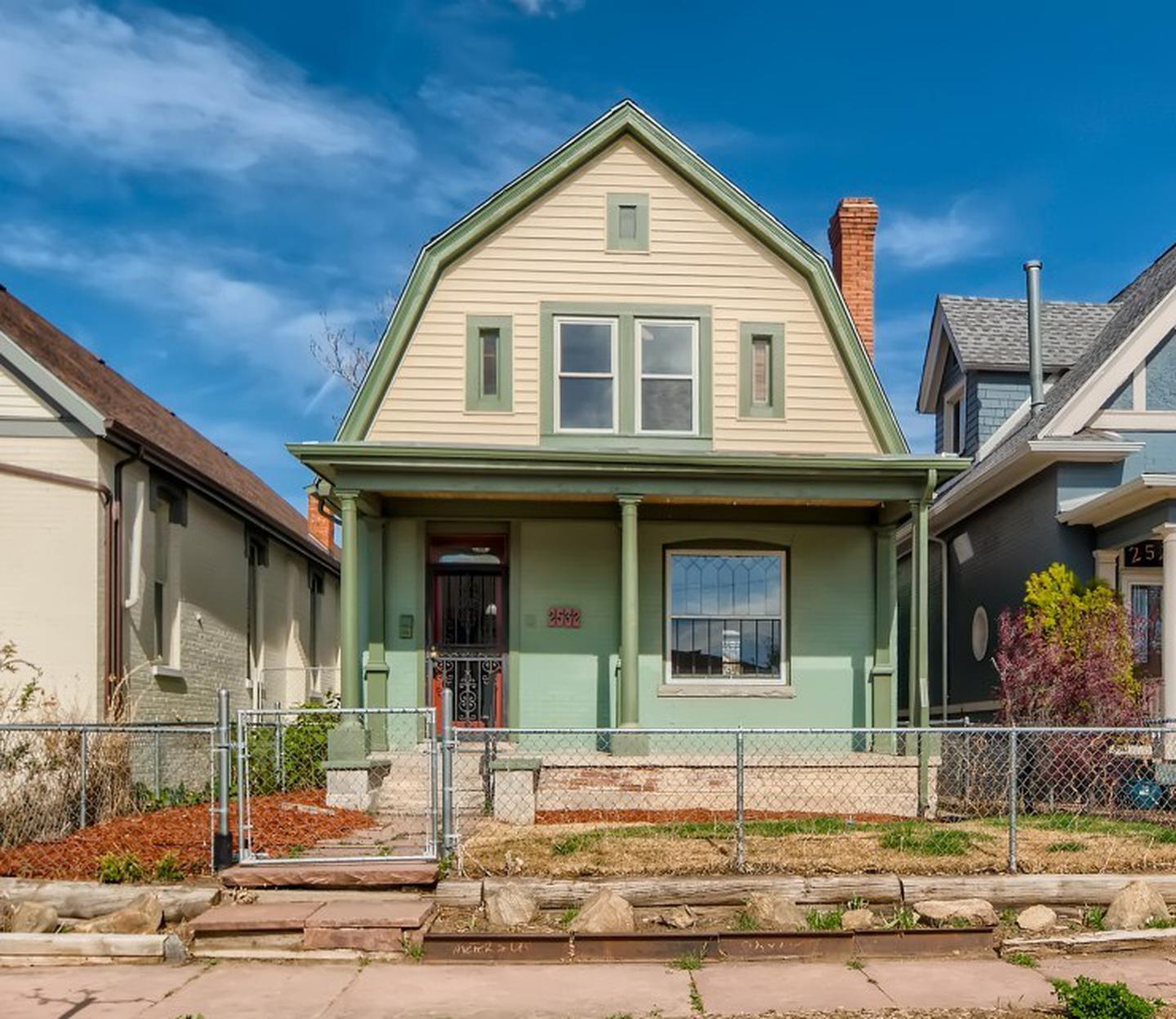 Building Photo - Charming Five Points home only blocks from downtown