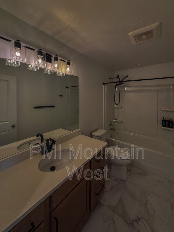 Building Photo - 11682 S Bingham Rim Rd