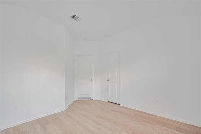Building Photo - 18439 Summit Ranch Dr
