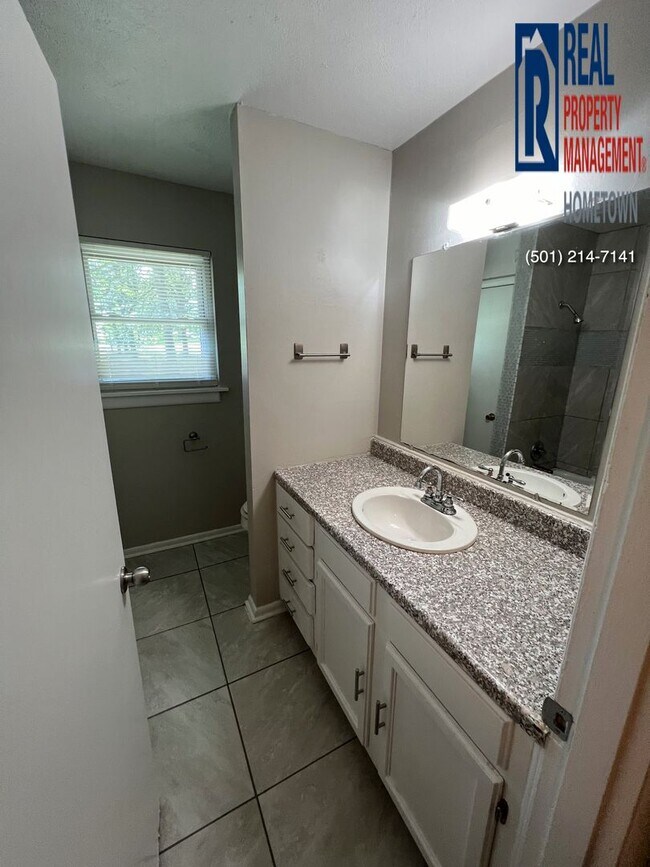 Building Photo - 1016 W. Kiehl-